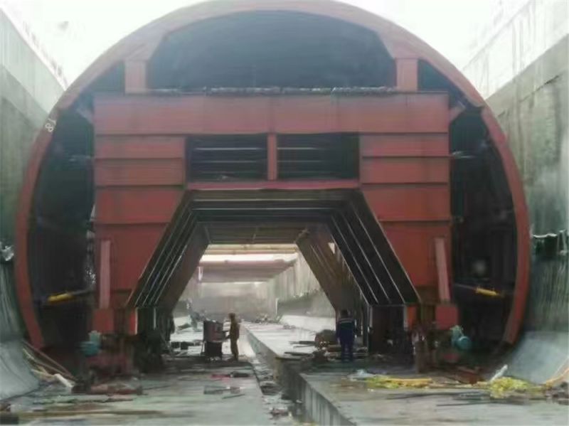 什么是冷彎機？